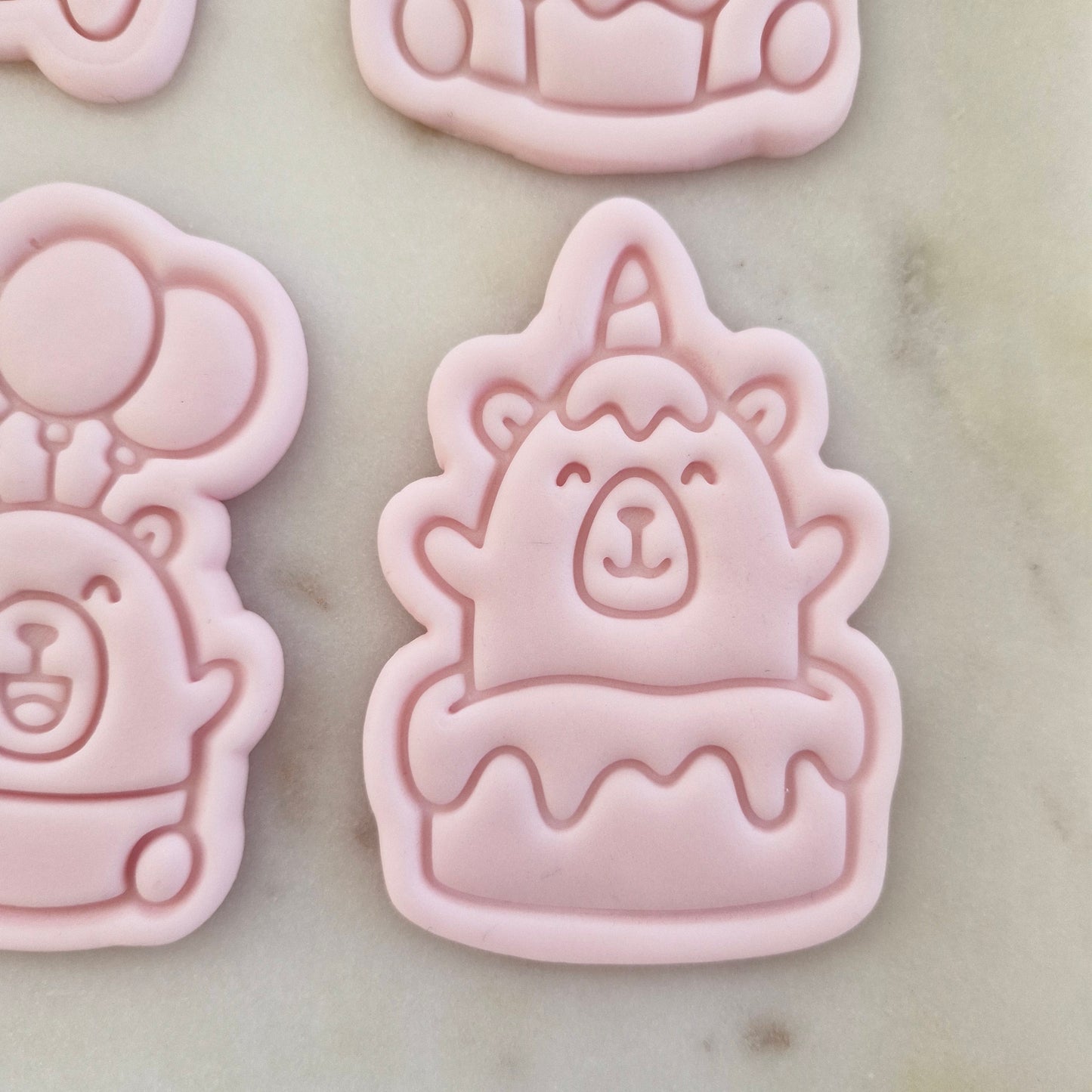 Capybara Set Cookie Cutter and Stamp inside a birthday cake Capybara Inside Birthday Cake Cookie Cutter and Stamp