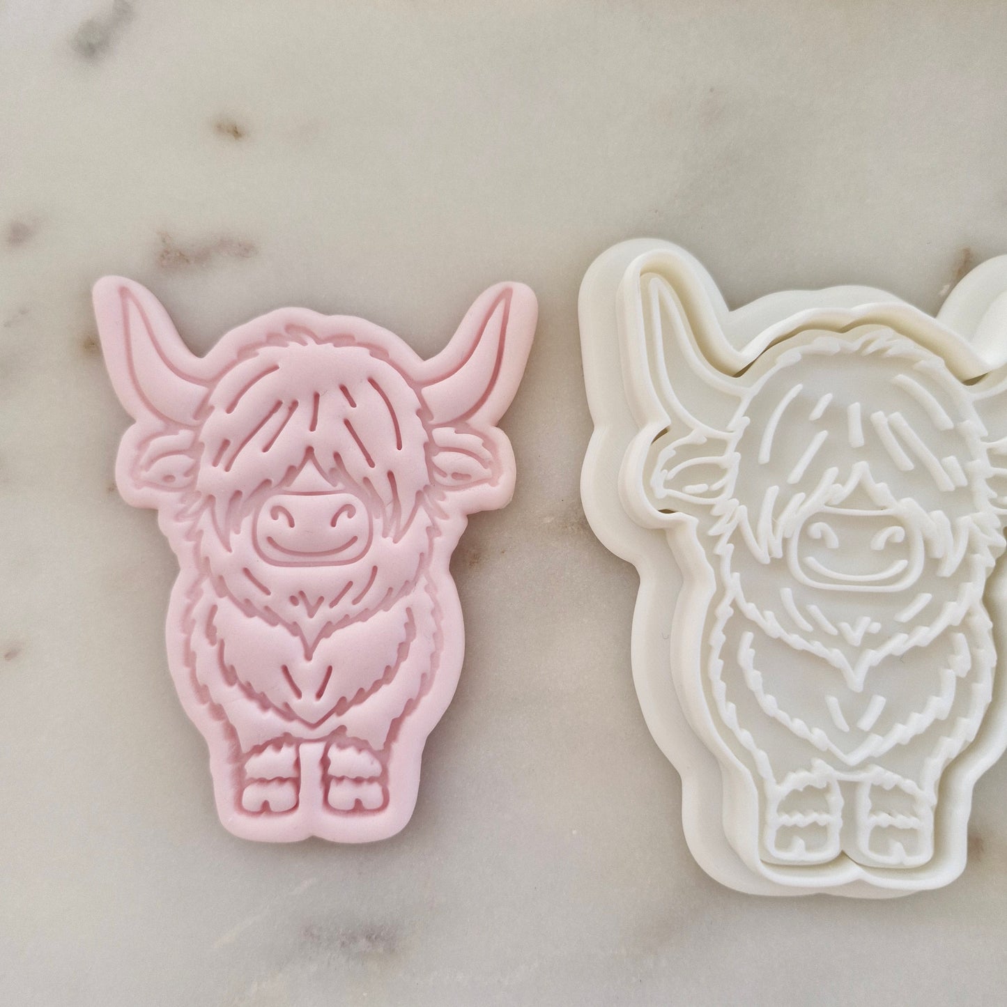 Standing Highland Cow Cookie Cutter and Stamp zoomed out
