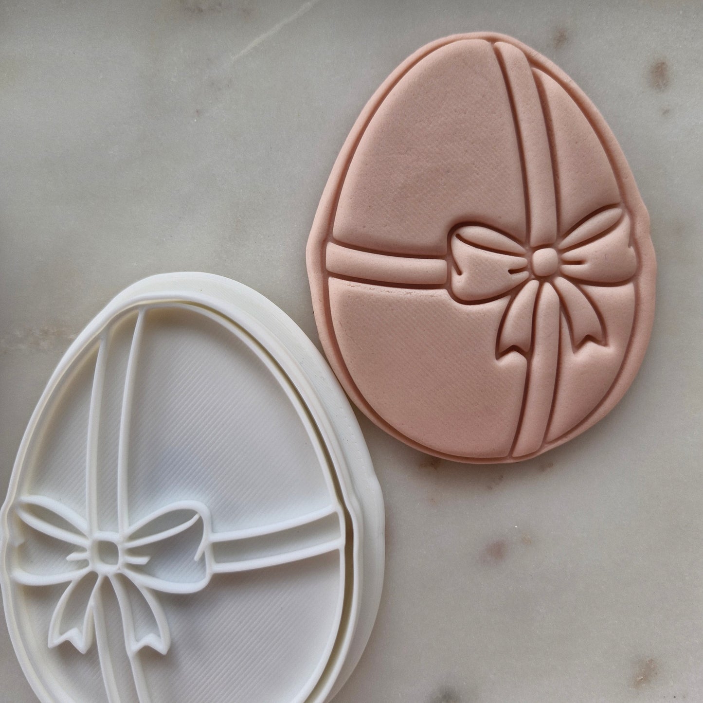 Egg with Bow on the Side Cookie Cutter and Stamp - Baking tool