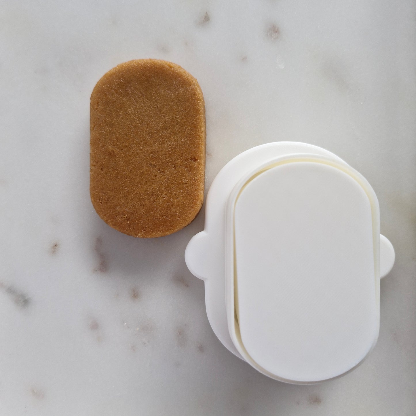 Cakesicle VS1 Cutter and Cake Pop Mould Set Tray Available zoomed in