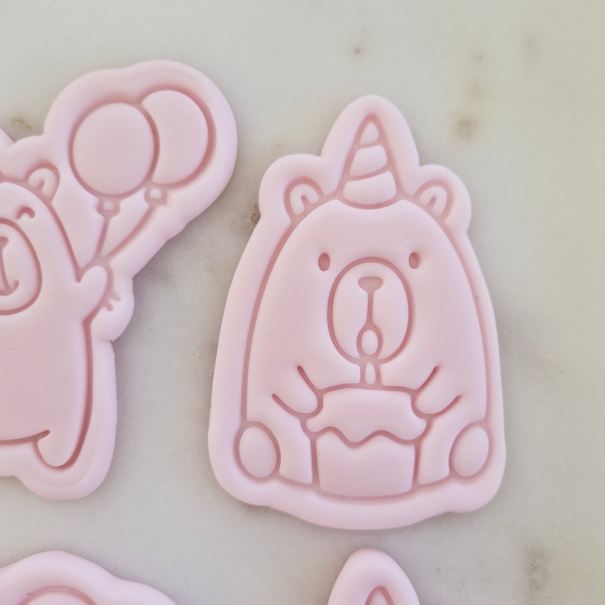 Capybara Set Cookie Cutter and Stamp with birthday cake and party hat Capybara Holding Birthday Cake Cookie Cutter and Stamp