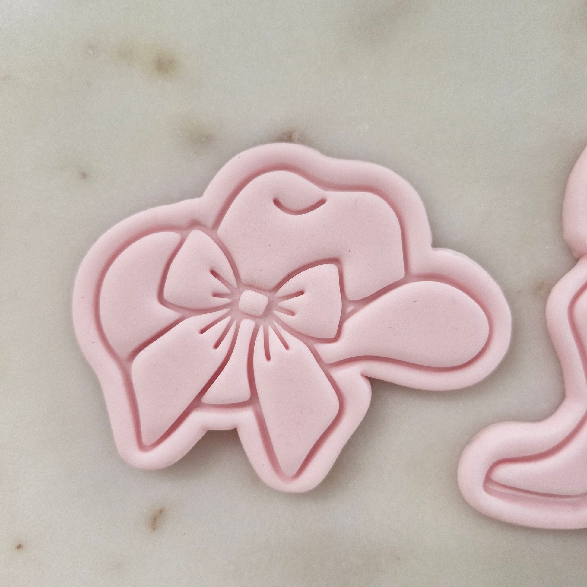 Cowgirl Hat with Bow Cookie Cutter and Stamp zoomed in 