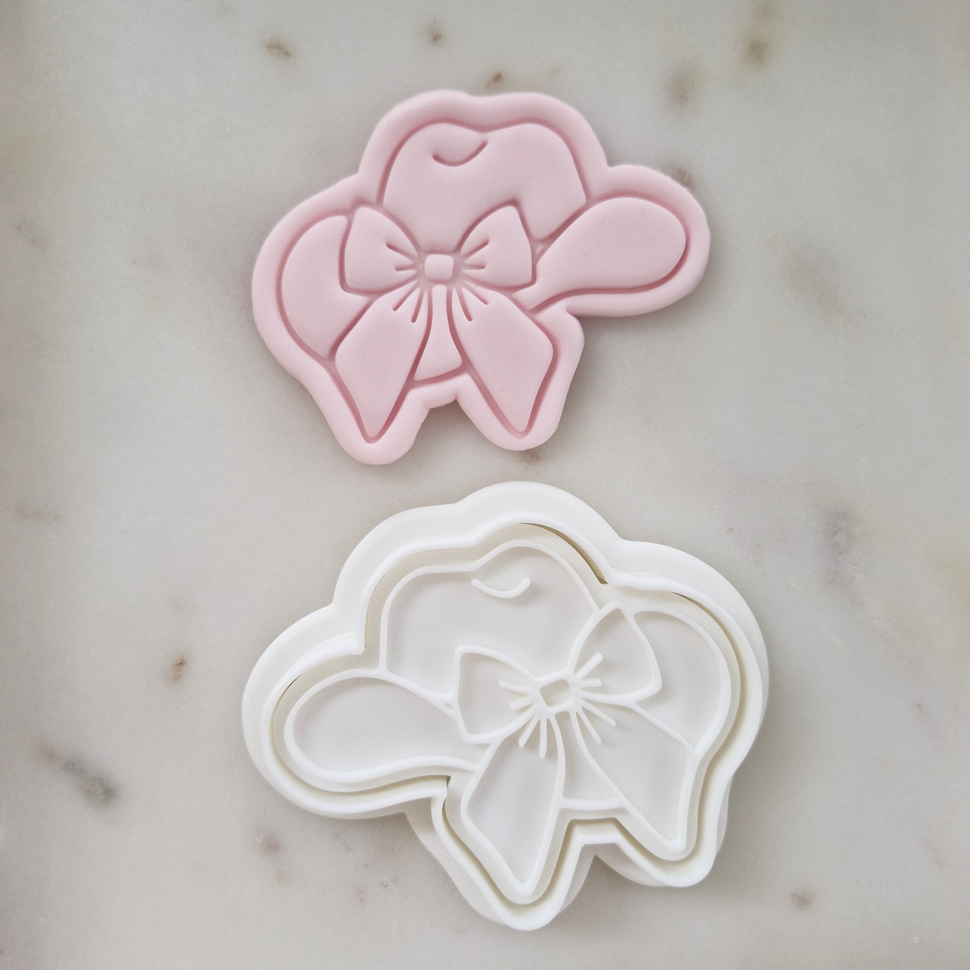 Cowgirl Hat with Bow Cookie Cutter and Stamp zoomed out