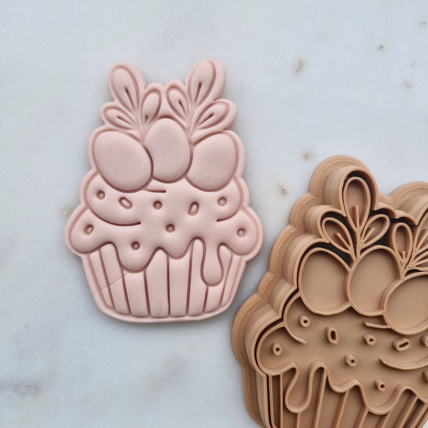 Easter Cupcake with Eggs, Cookie Cutter and Stamp Set