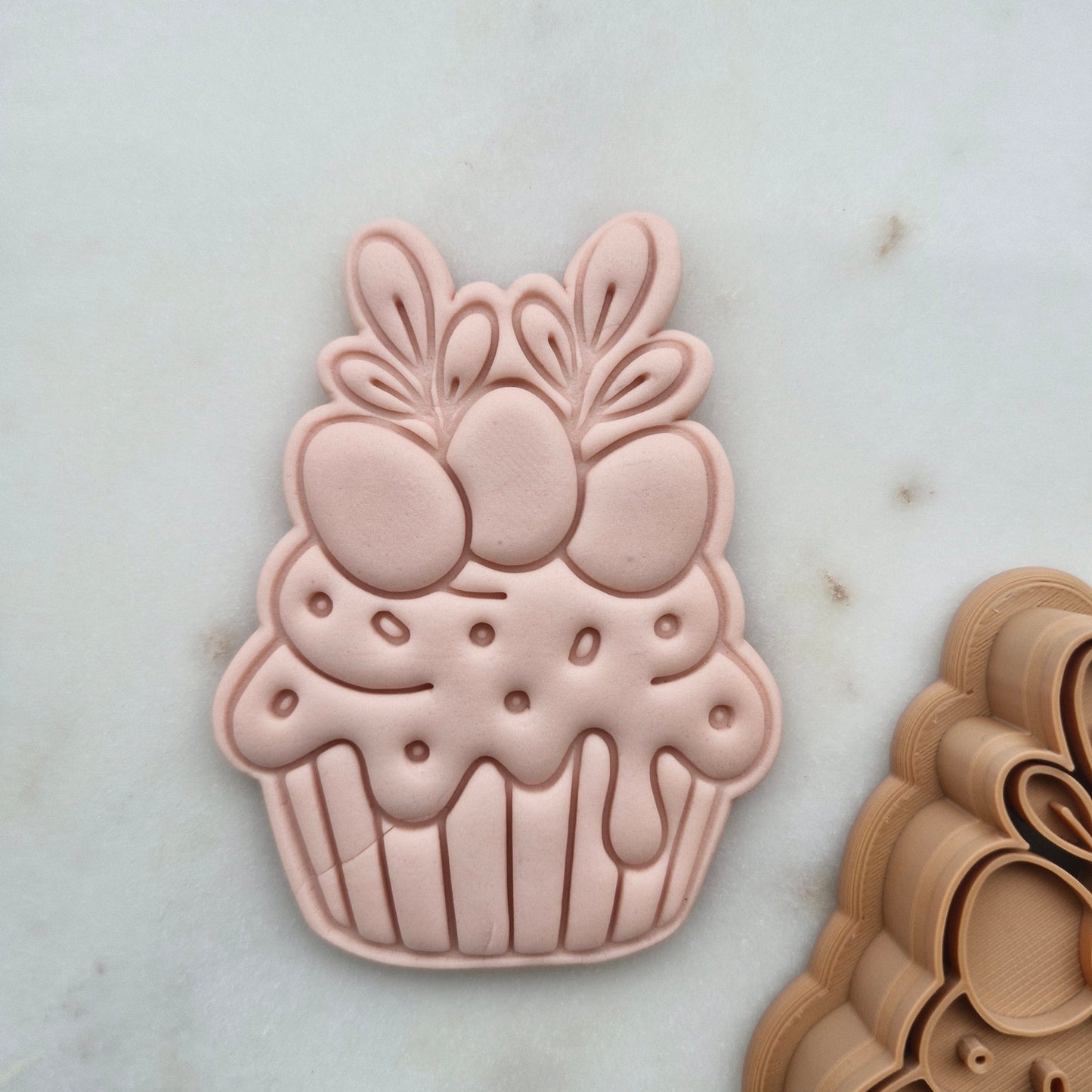 Easter Cupcake with Eggs, Cookie Cutter and Stamp Set