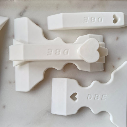 set of white 3d printed fondant scrapers for layering fondant Fondant Scraper and Layering Tools Dual-Sided Set with Holder