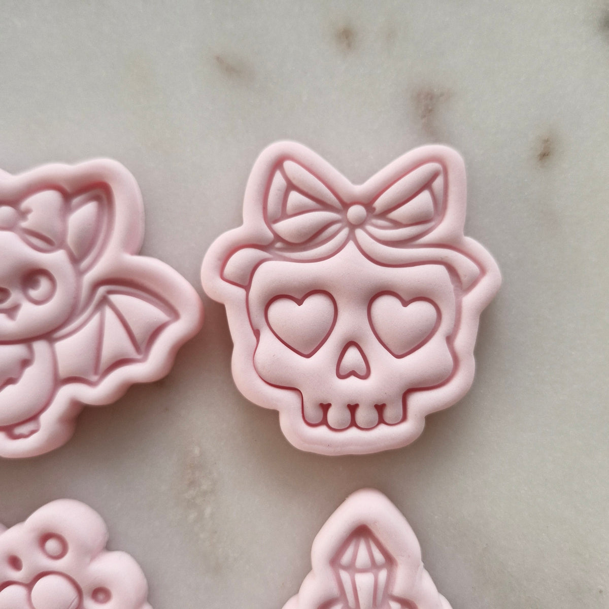 Coquette Halloween VS3 Cookie Cutter and Stamp skull with bow Coquette Skull with Hearts Cookie Cutter and Stamp zoomed in