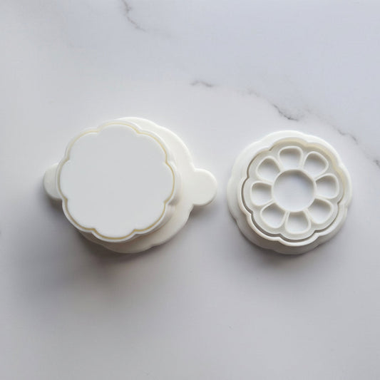 Daisy Cake Pop Mould with Mini Cookie Cutter and and Stamp