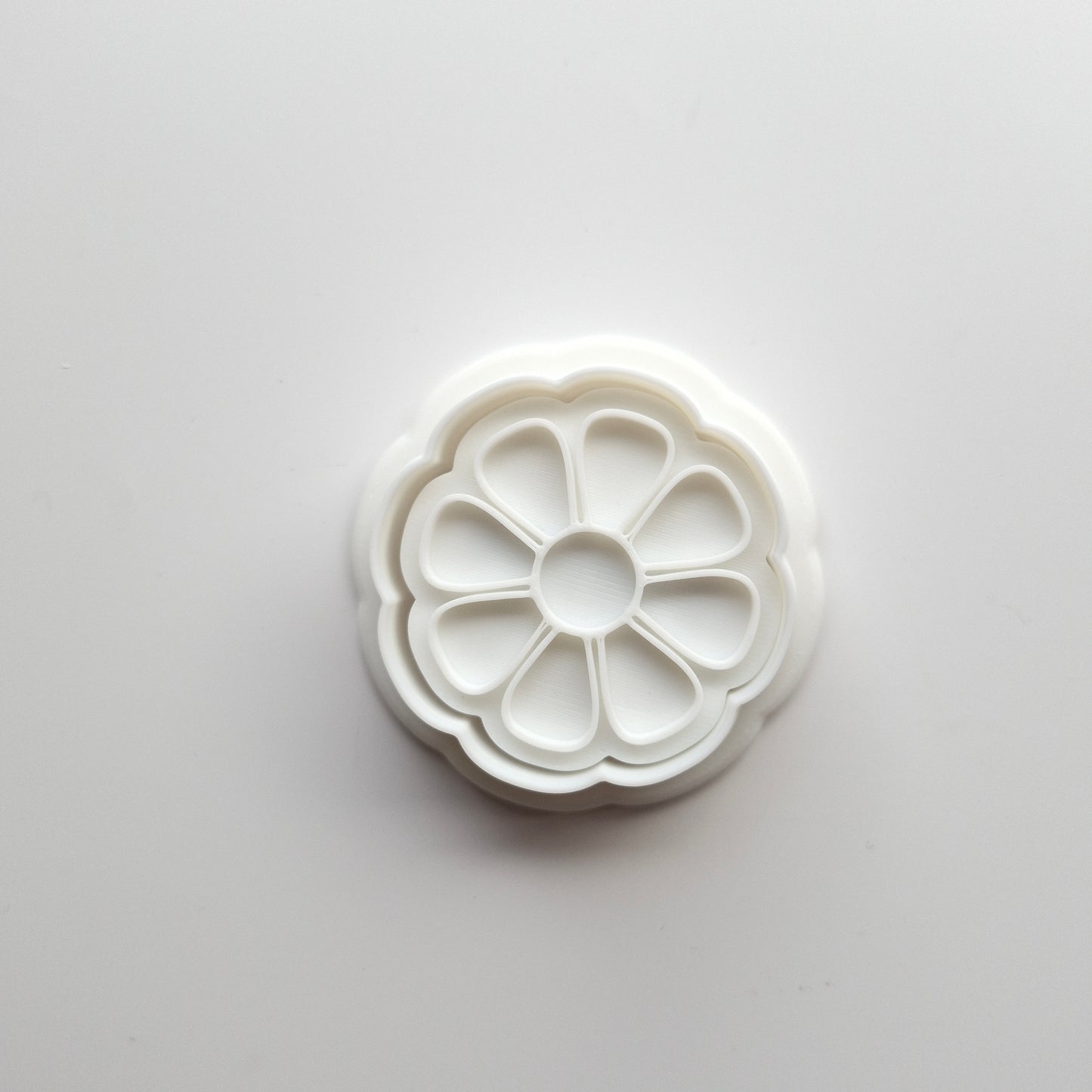 Daisy with 8 Petals Cake Pop Mould with Mini Cookie Cutter and Stamp
