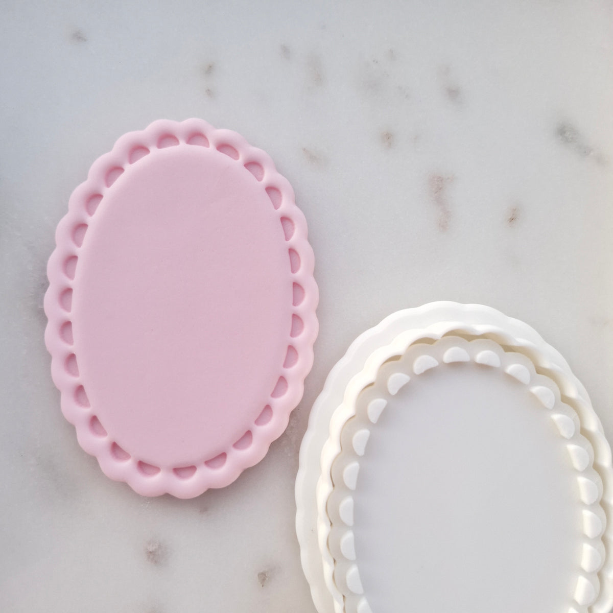Scalloped Oval Cookie Cutter and Stamp zoomed out