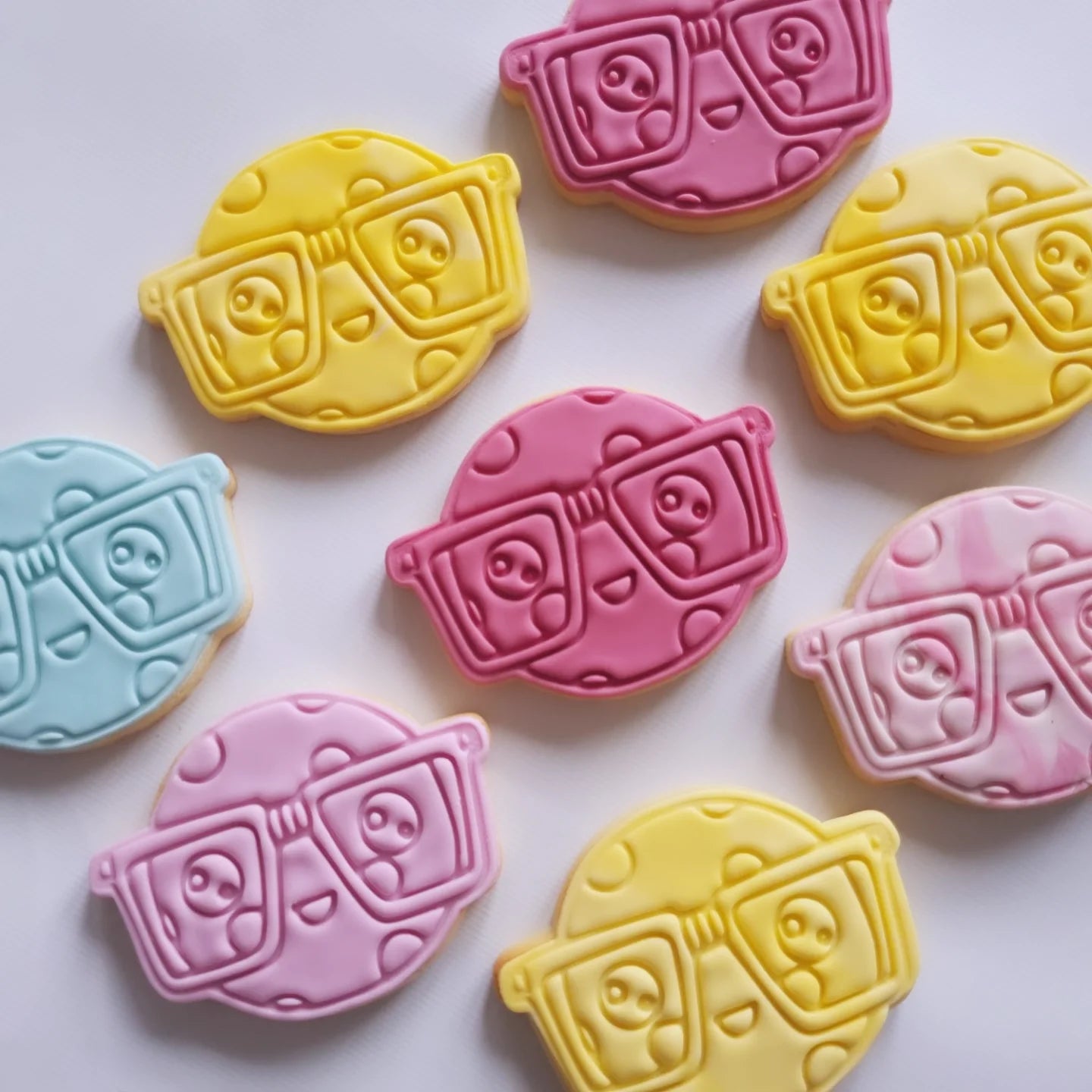 8 sugar cookies of the design of a smart cookie with glasses smiling Smart Cookie Cookie Cutter and Stamp